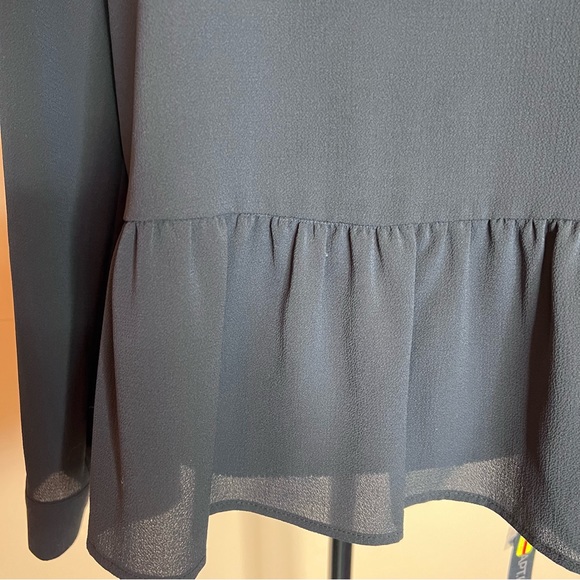 ($36) Apt 9 NWT black ruffle bottom top - Picture 3 of 7